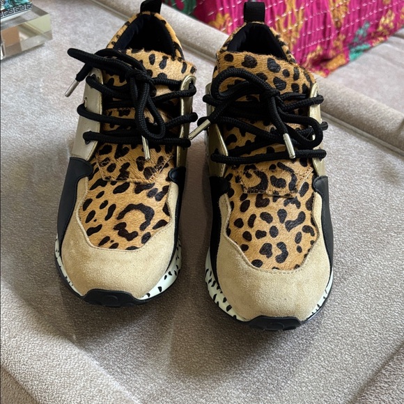 Steve Madden - Picture 1 of 6